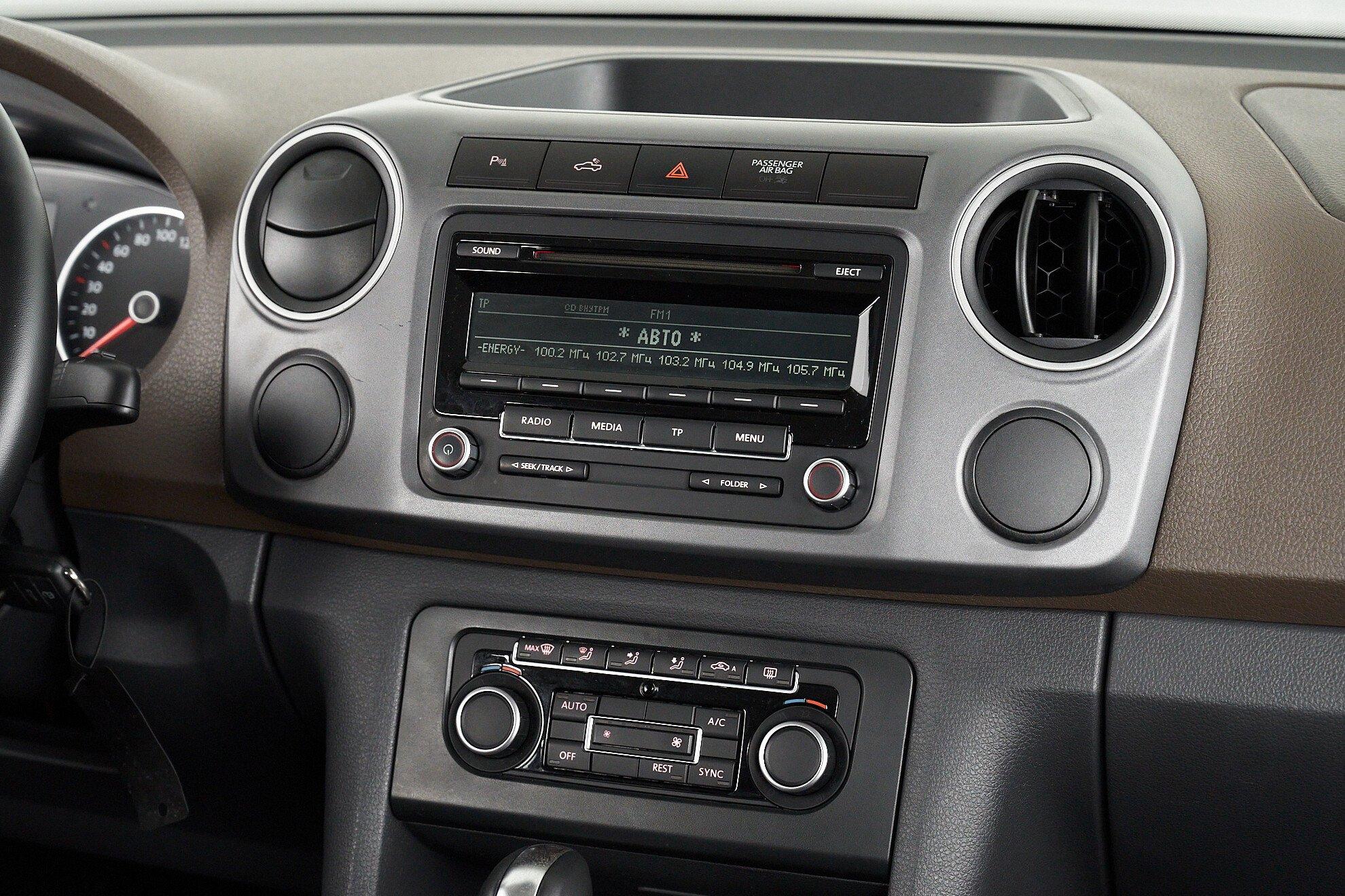 Volkswagen Amarok 2013, черный