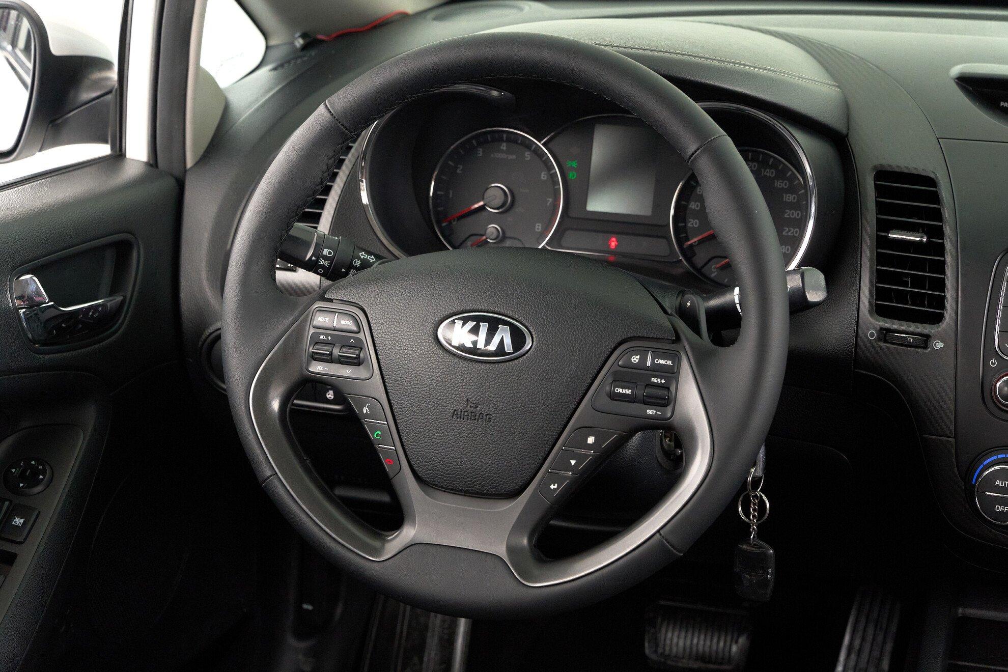 Kia Cerato 2015, белый