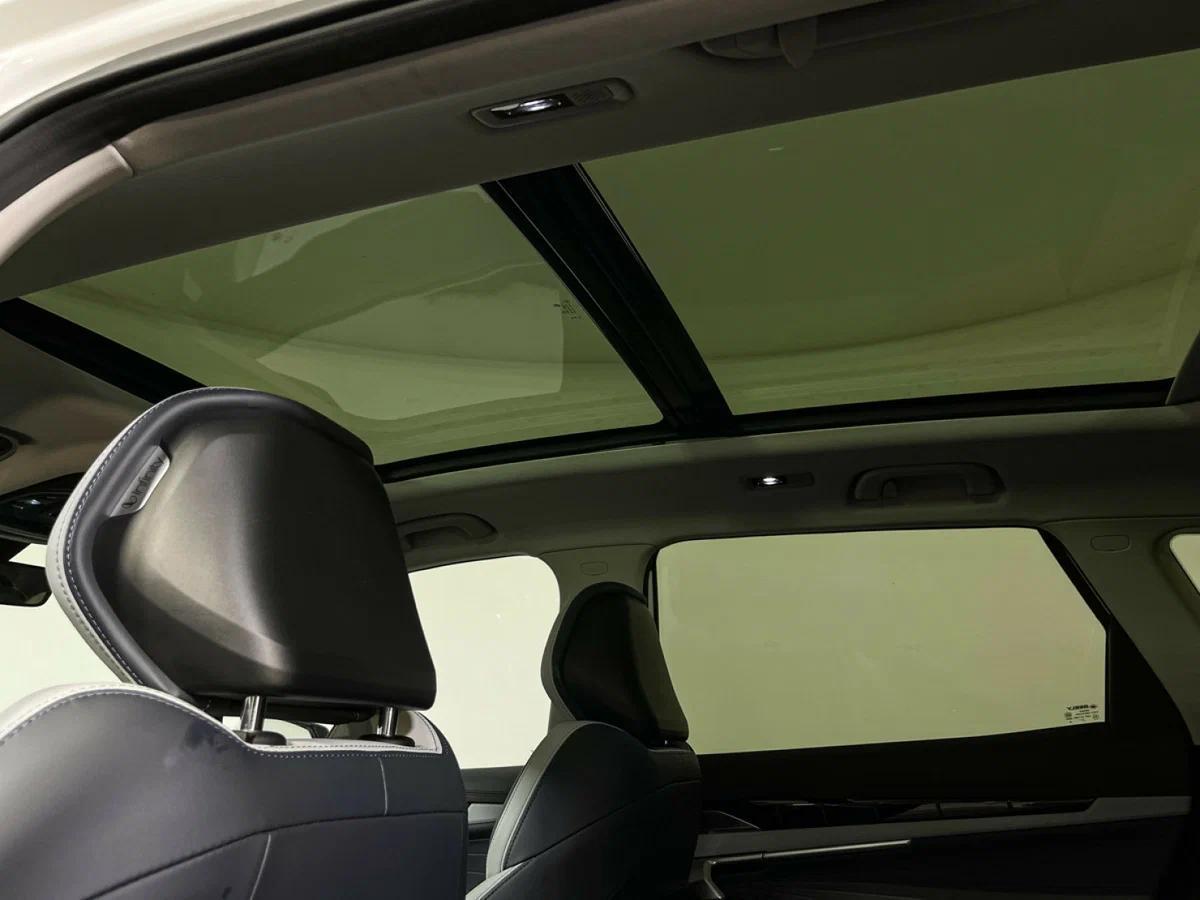 Geely Atlas 2024, белый