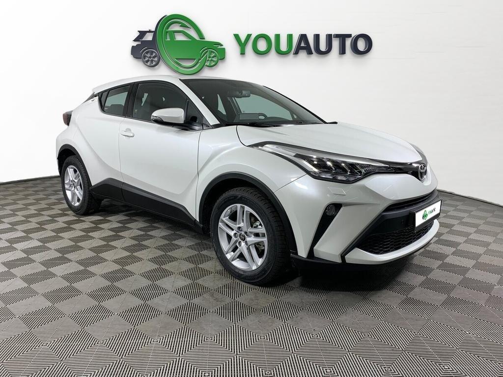 Toyota C-HR 2021, белый