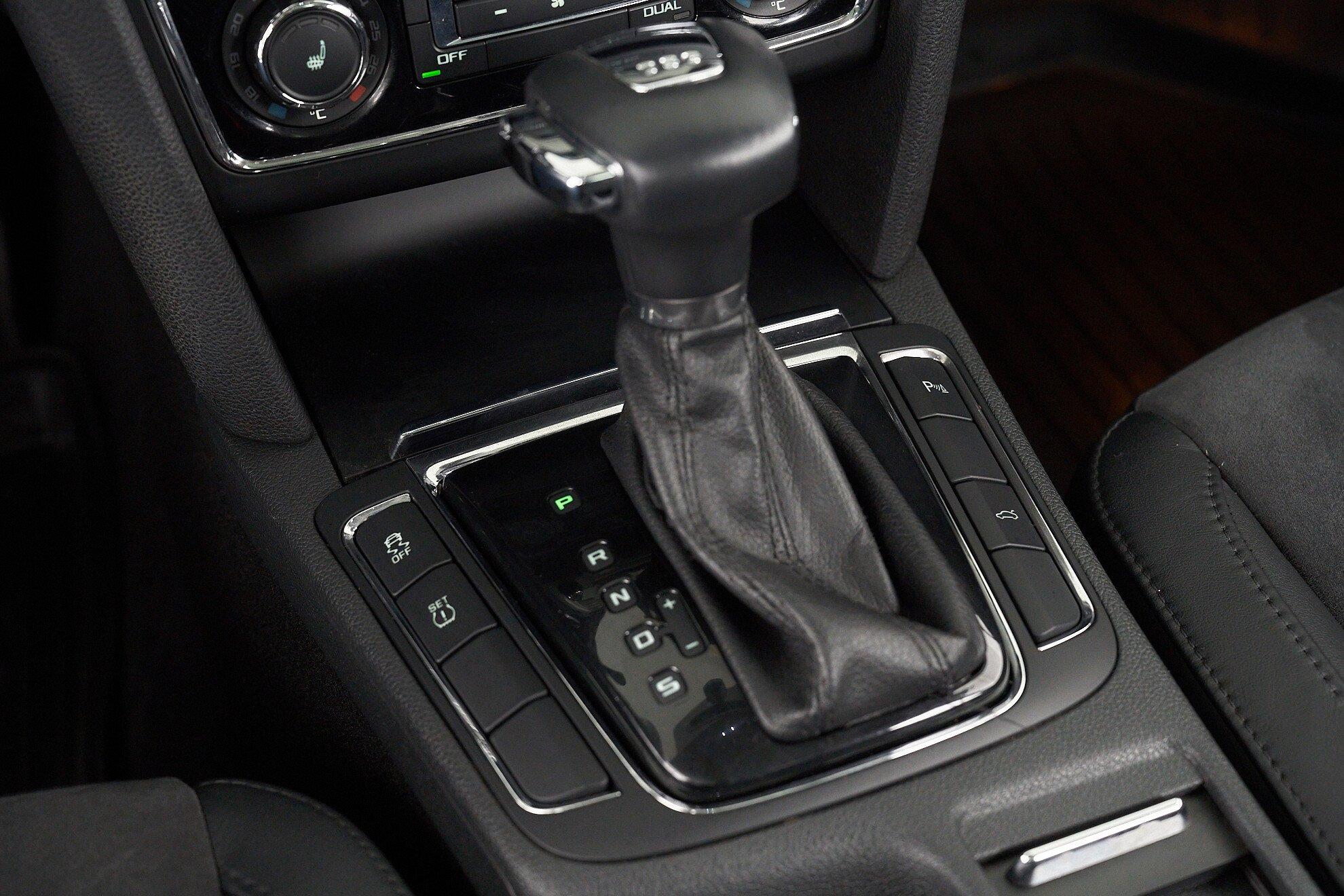 Skoda Superb 2011, черный