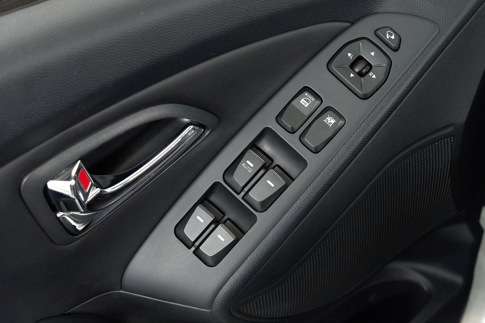 Hyundai ix35 2012, серебряный