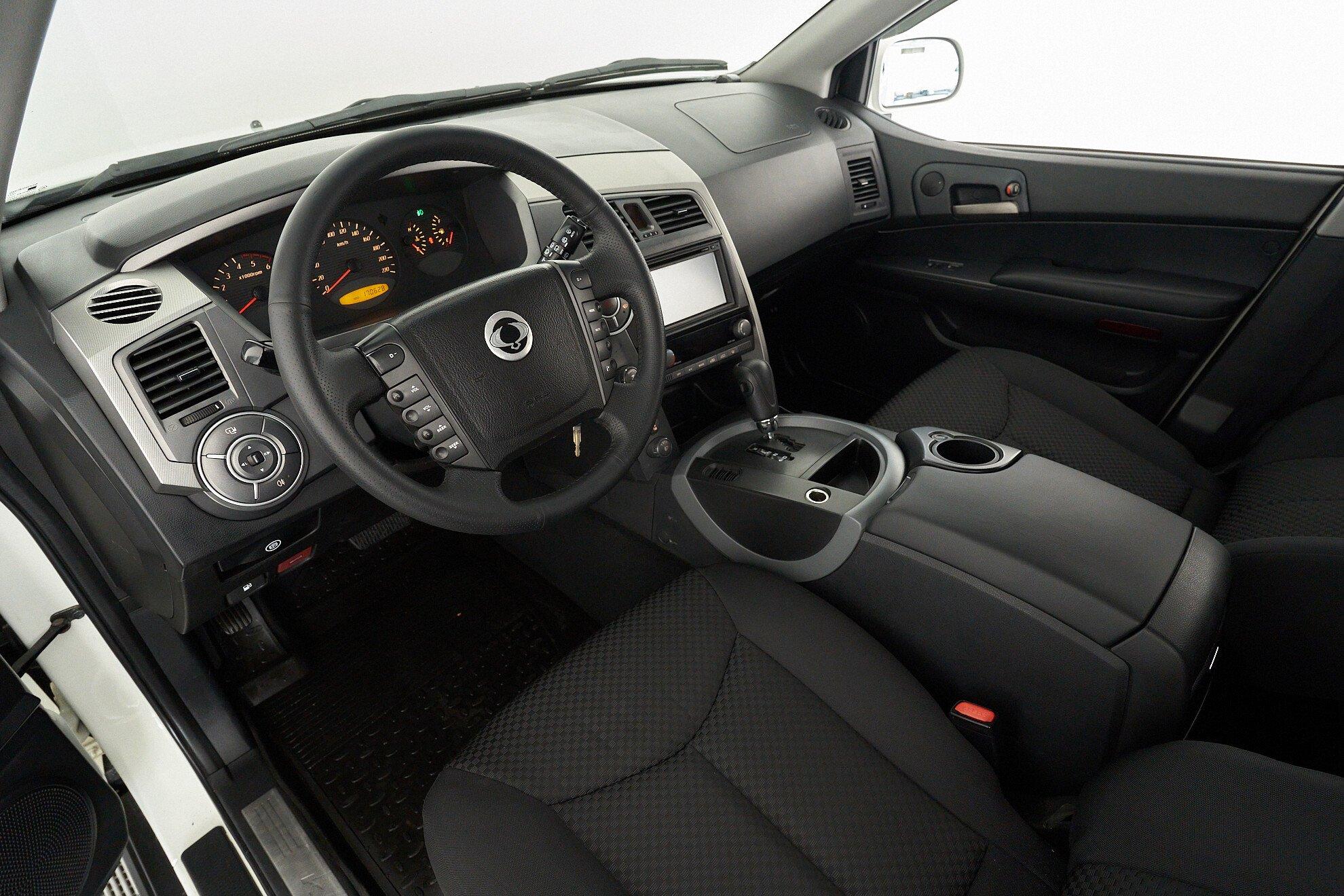 SsangYong Kyron 2013, белый