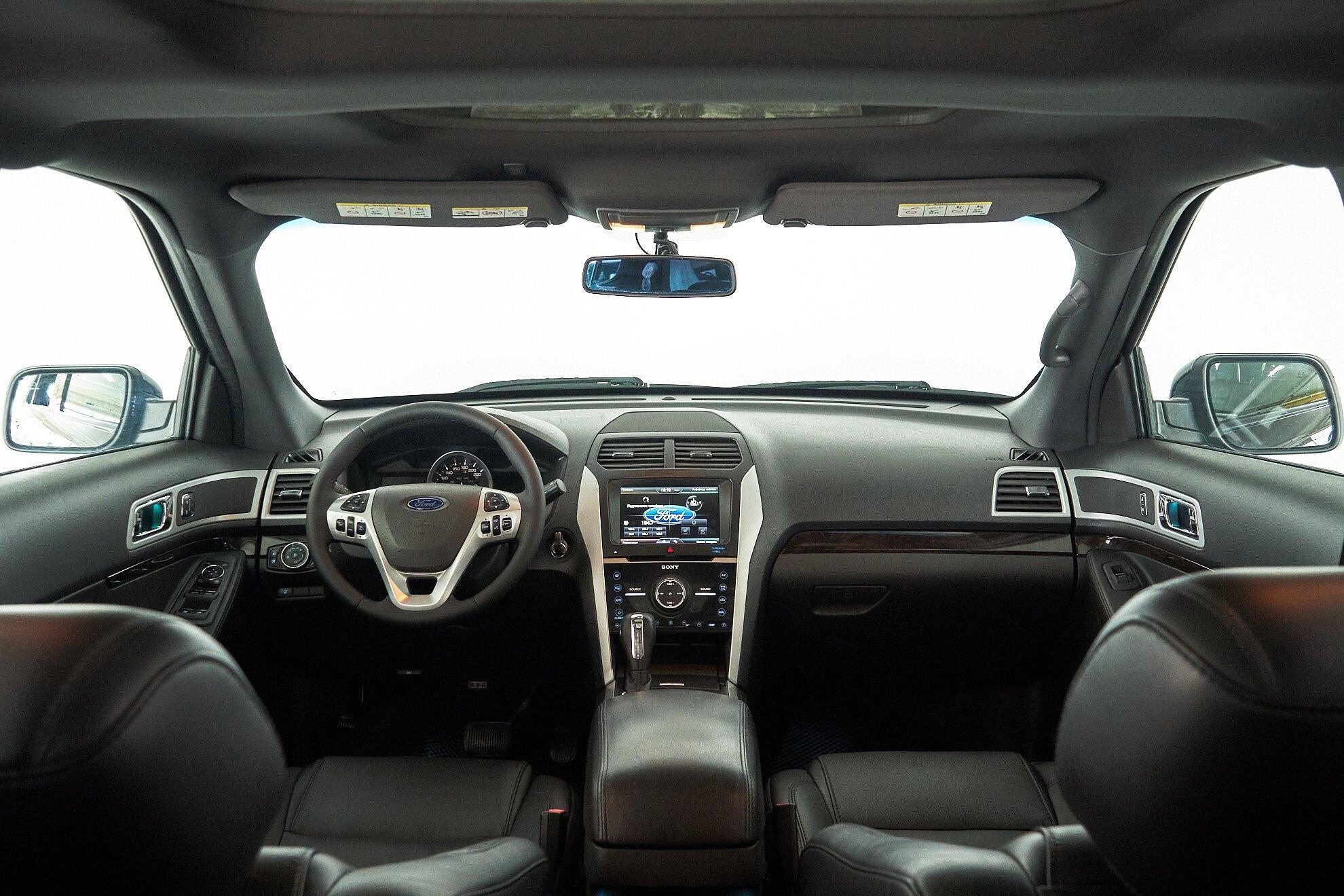 Ford Explorer 2013, черный