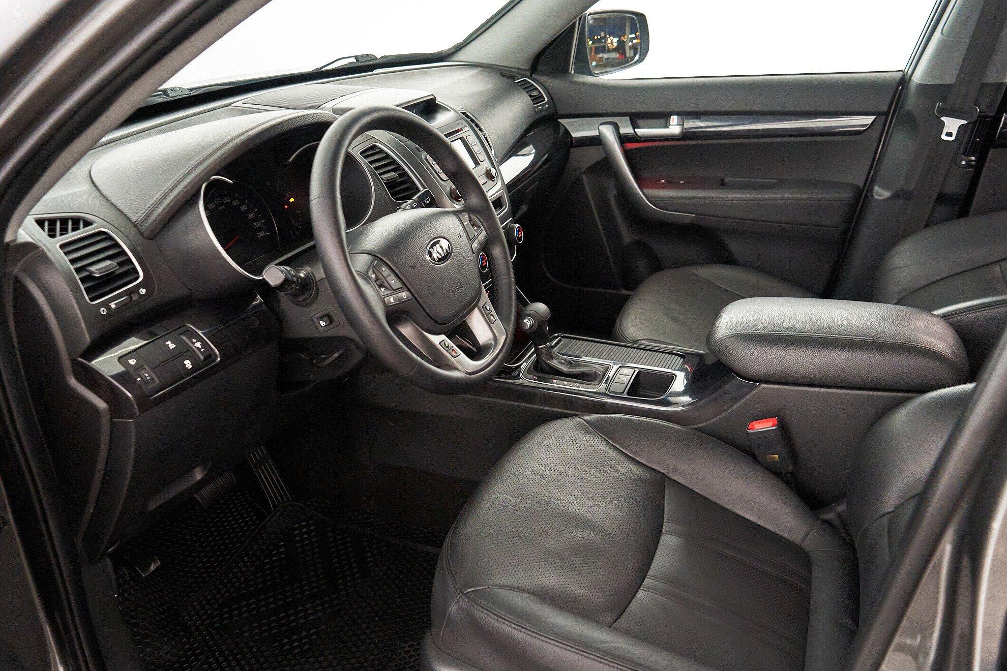 Kia Sorento 2019, серый