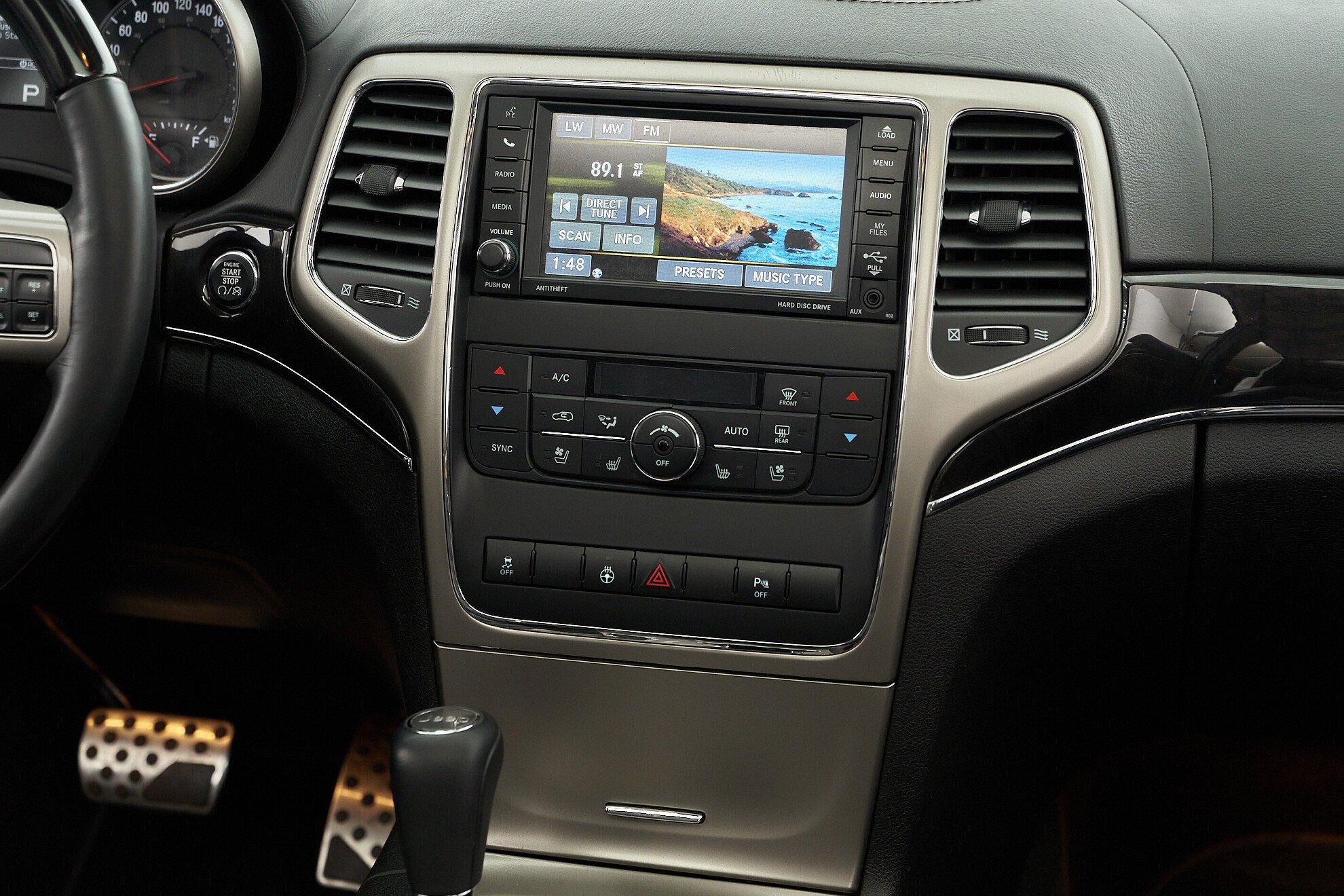 Jeep Grand Cherokee 2012, белый
