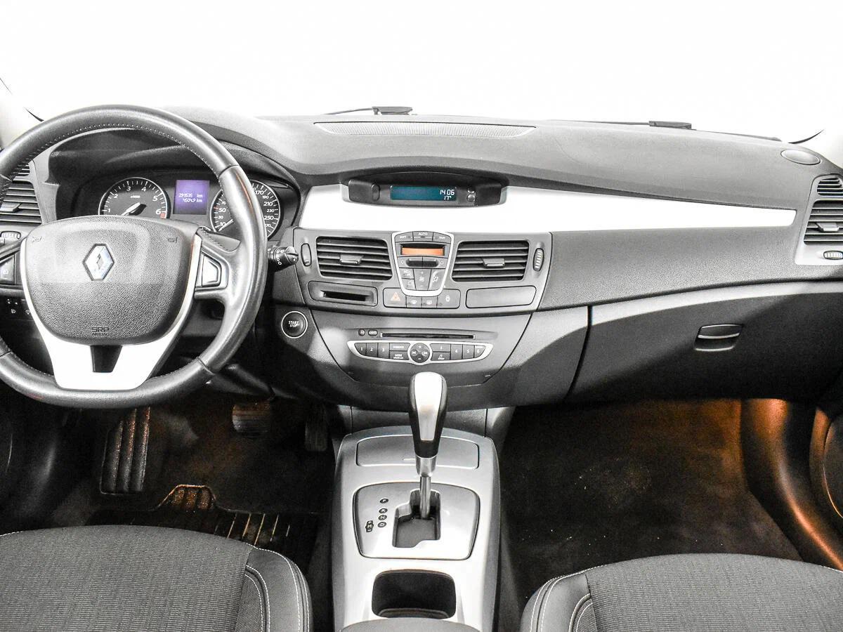 Renault Laguna 2010, серый