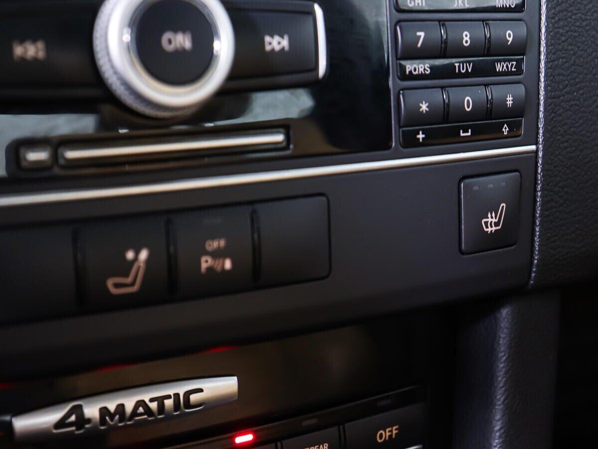Mercedes-Benz E-Класс 2011, черный