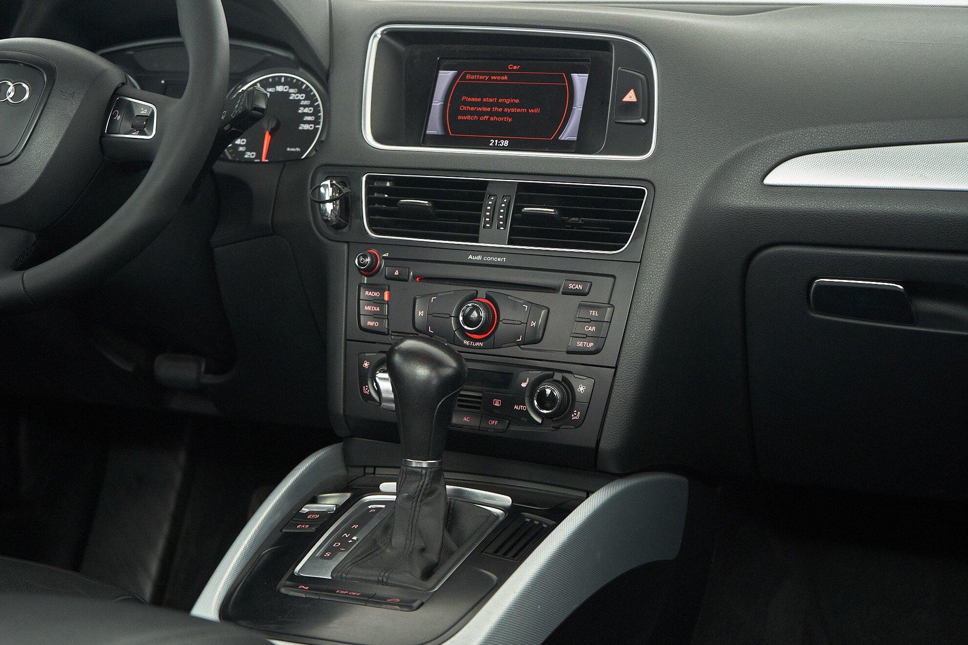 Audi Q5 2010, белый