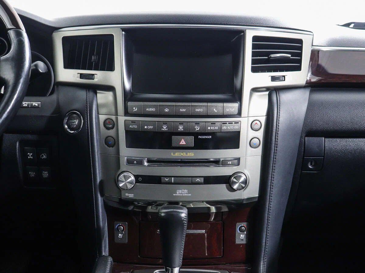 Lexus LX 2012, белый