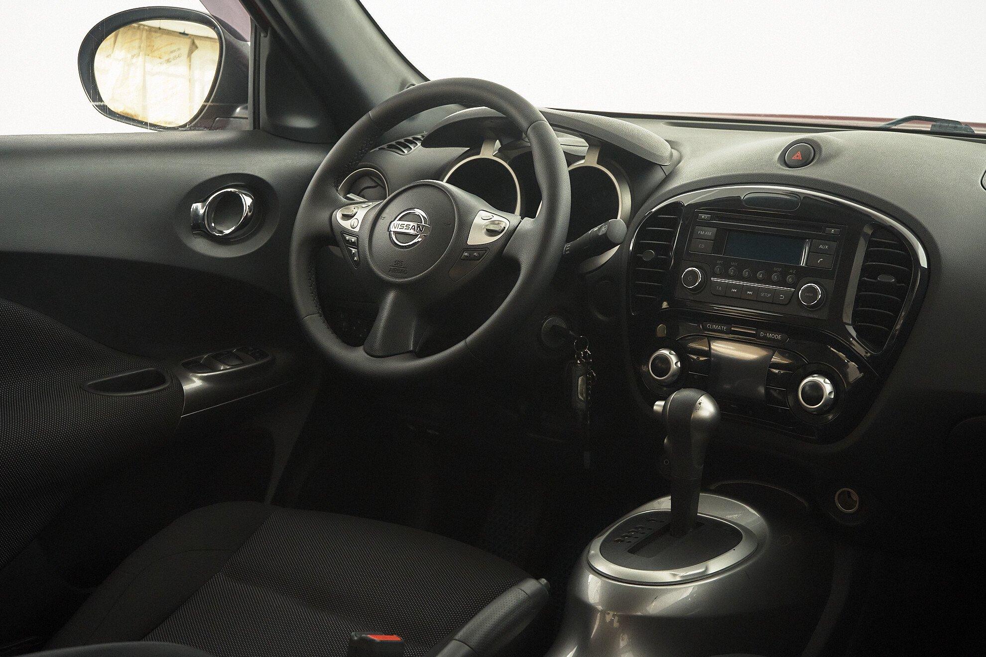 Nissan Juke 2014, красный