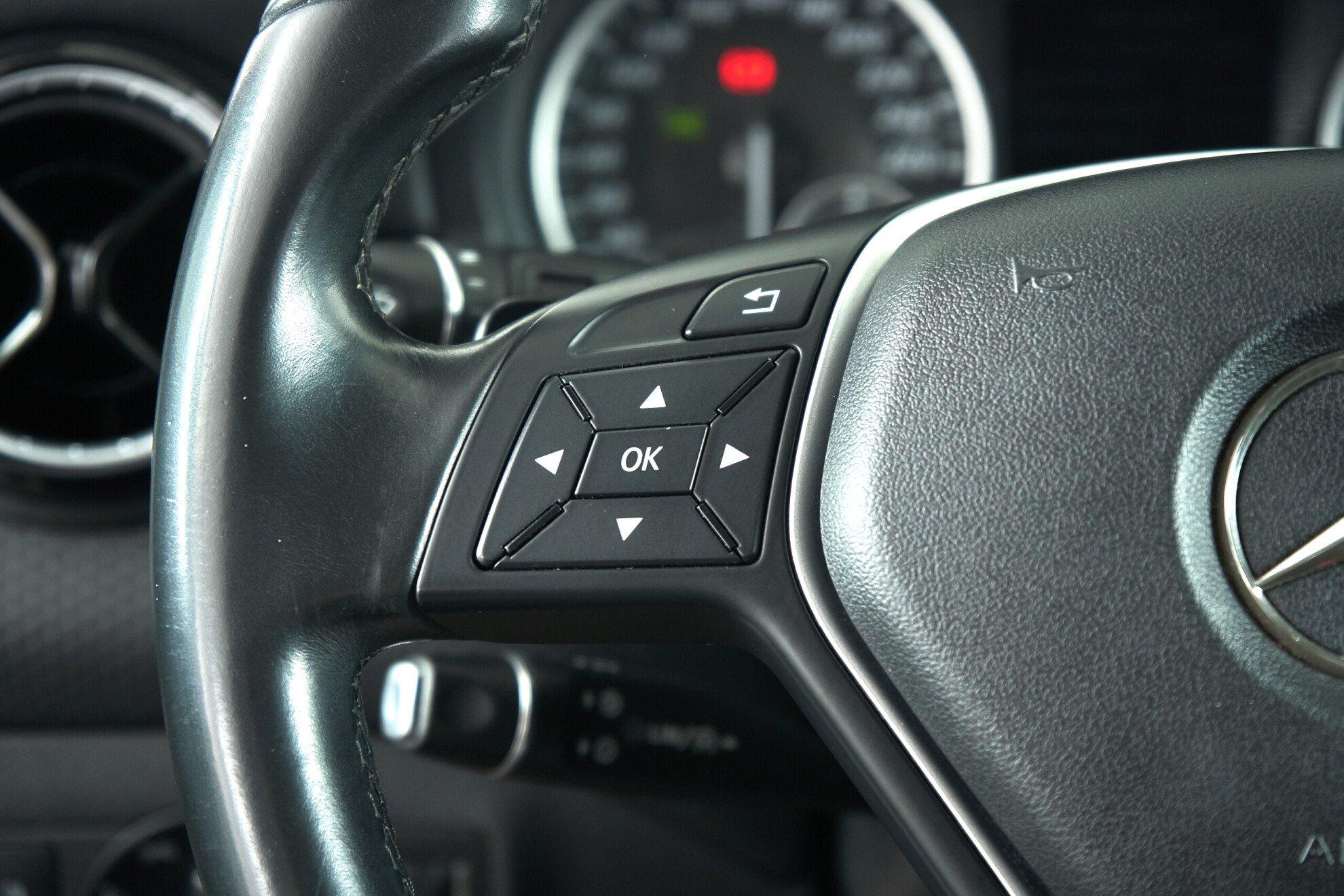 Mercedes-Benz A-Класс 2014, белый