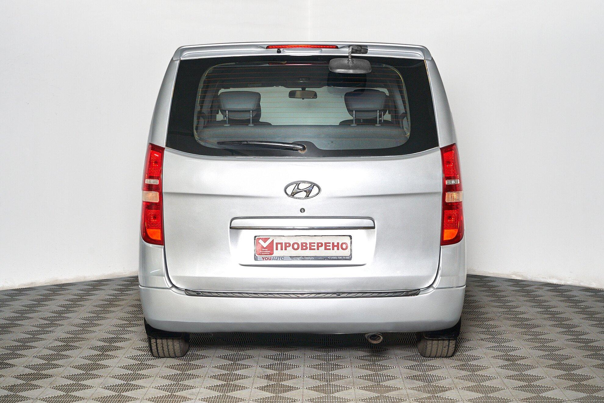 Hyundai Grand Starex 2010, серебряный
