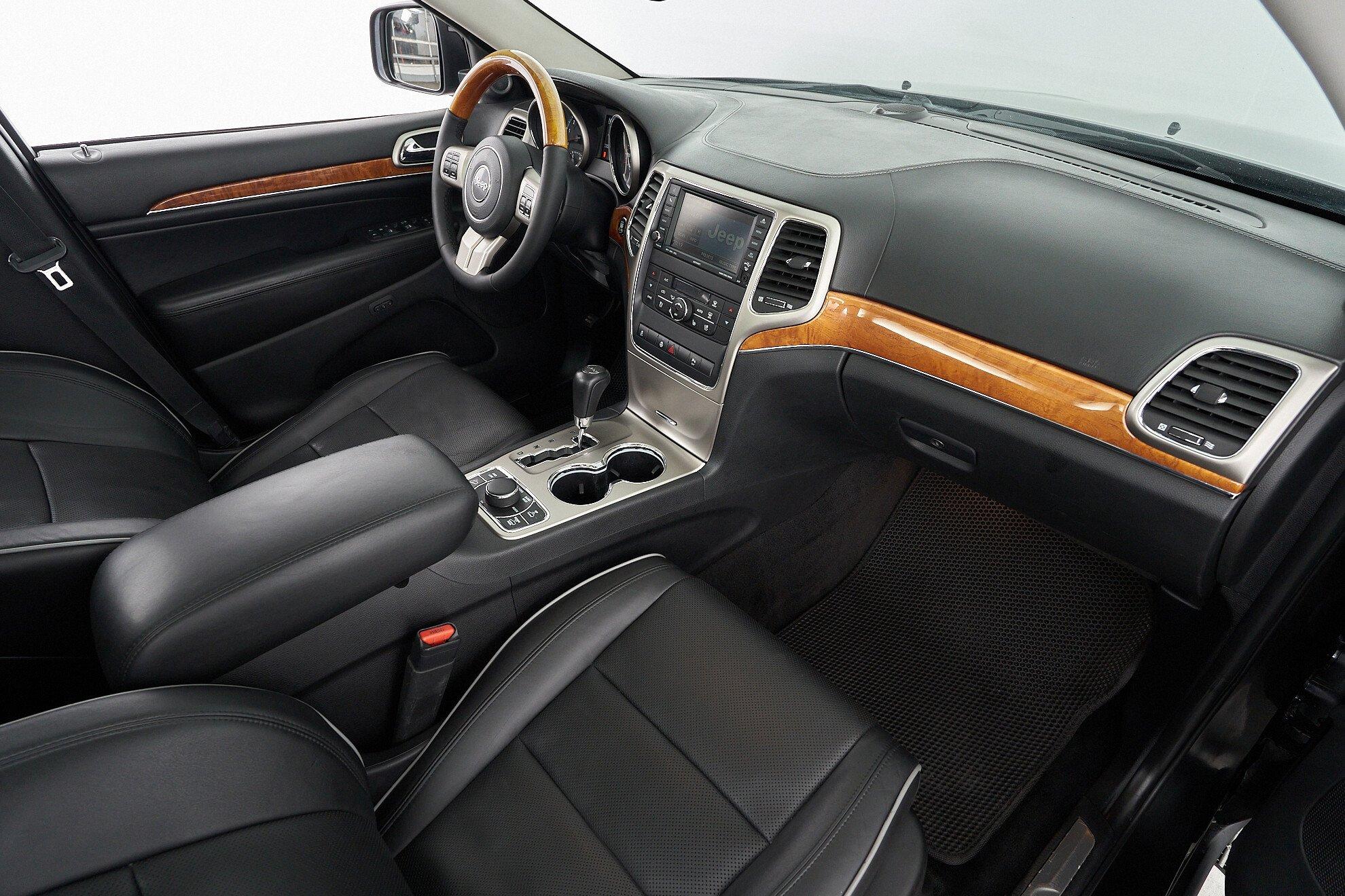 Jeep Grand Cherokee 2010, черный