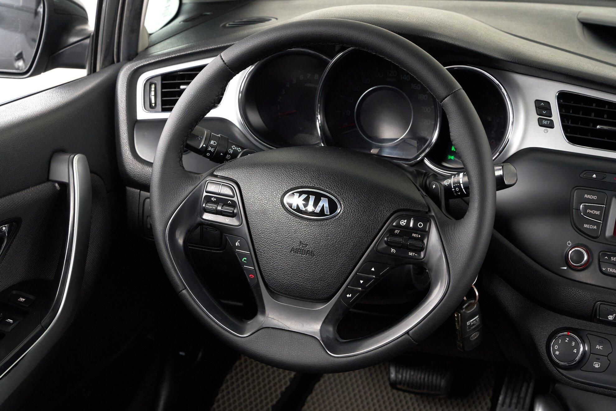 Kia Ceed 2012, черный