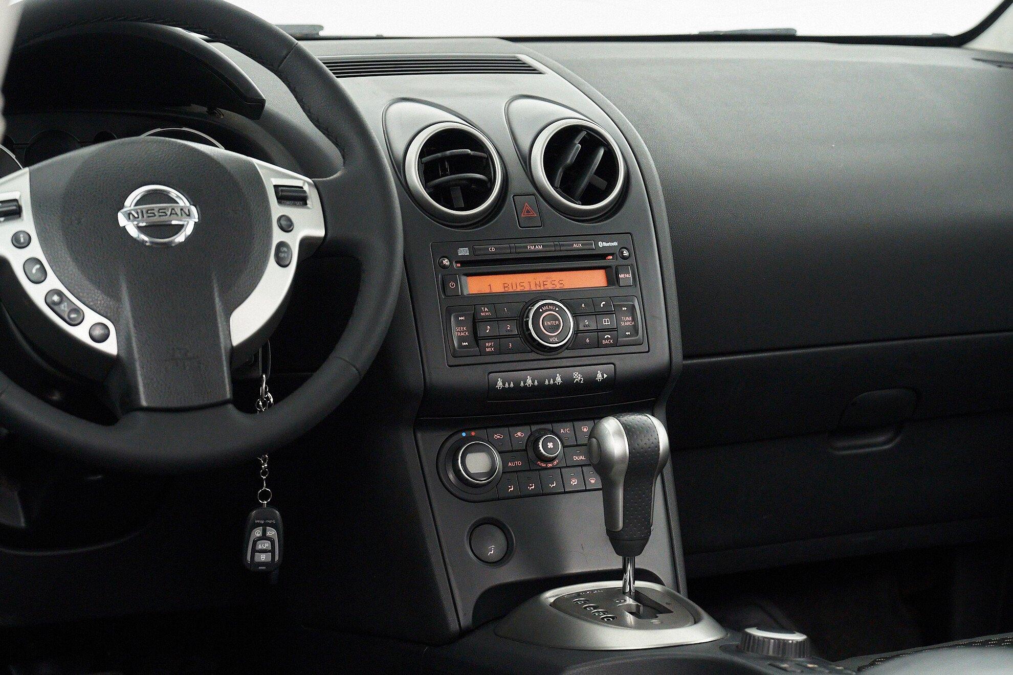 Nissan Qashqai+2 2009, черный