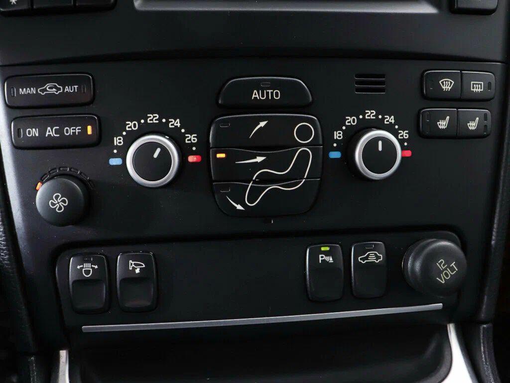 Volvo XC90 2013, белый