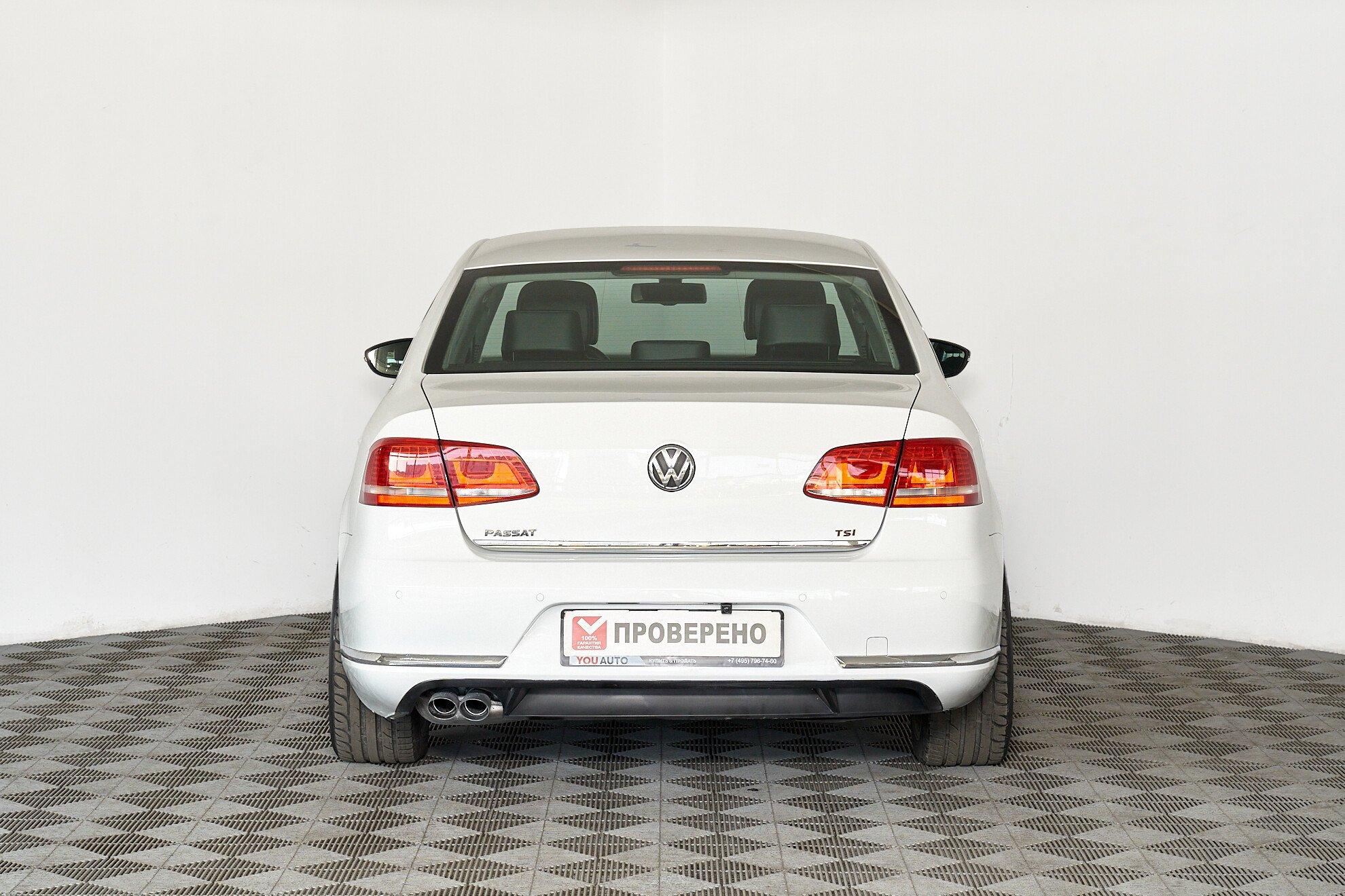 Volkswagen Passat 2012, белый