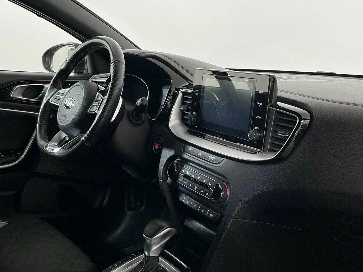 Kia Proceed 2021, пурпурный