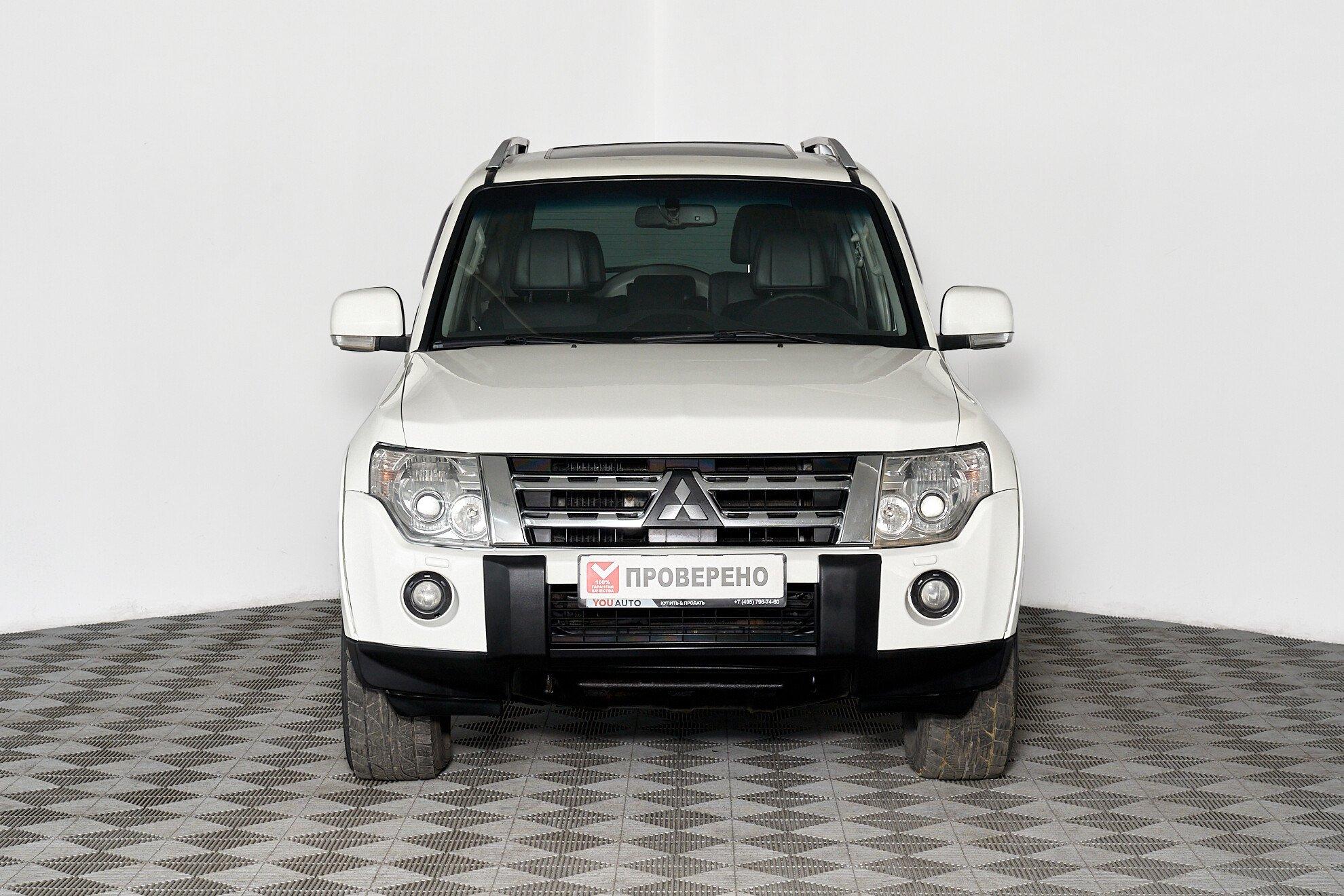 Mitsubishi Pajero 2008, белый
