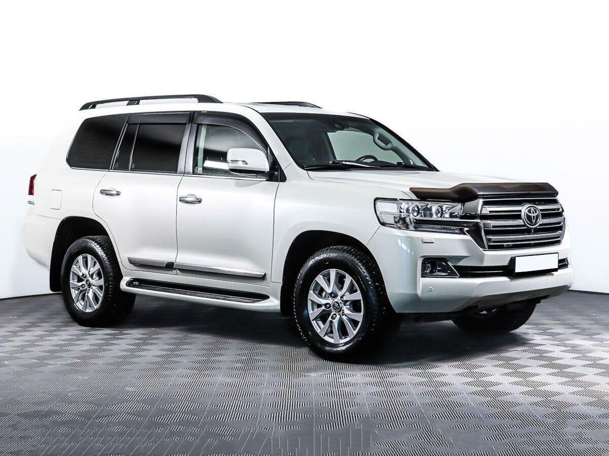 Toyota Land Cruiser 2018, белый