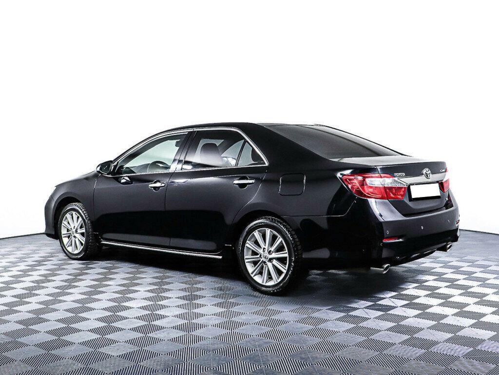 Toyota Camry 2014, черный