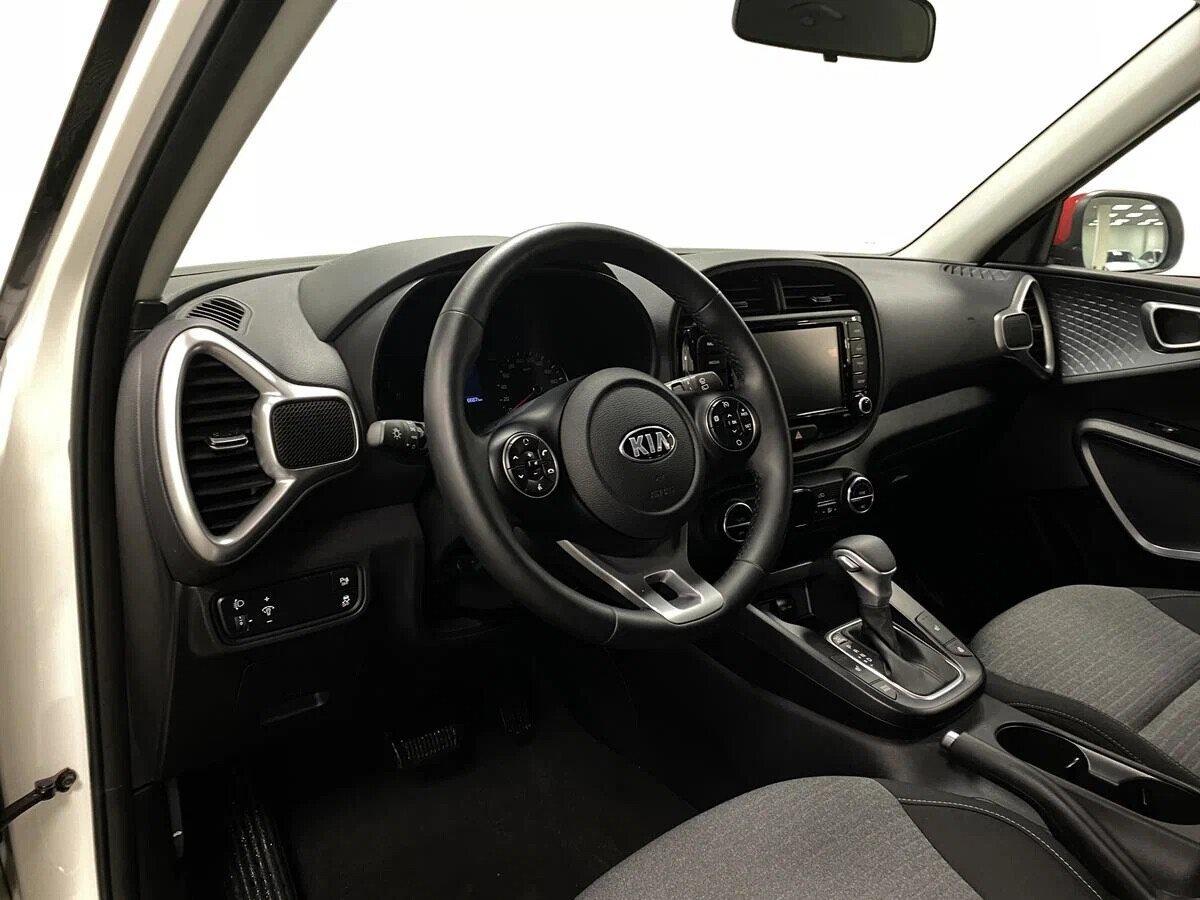 Kia Soul 2022, белый