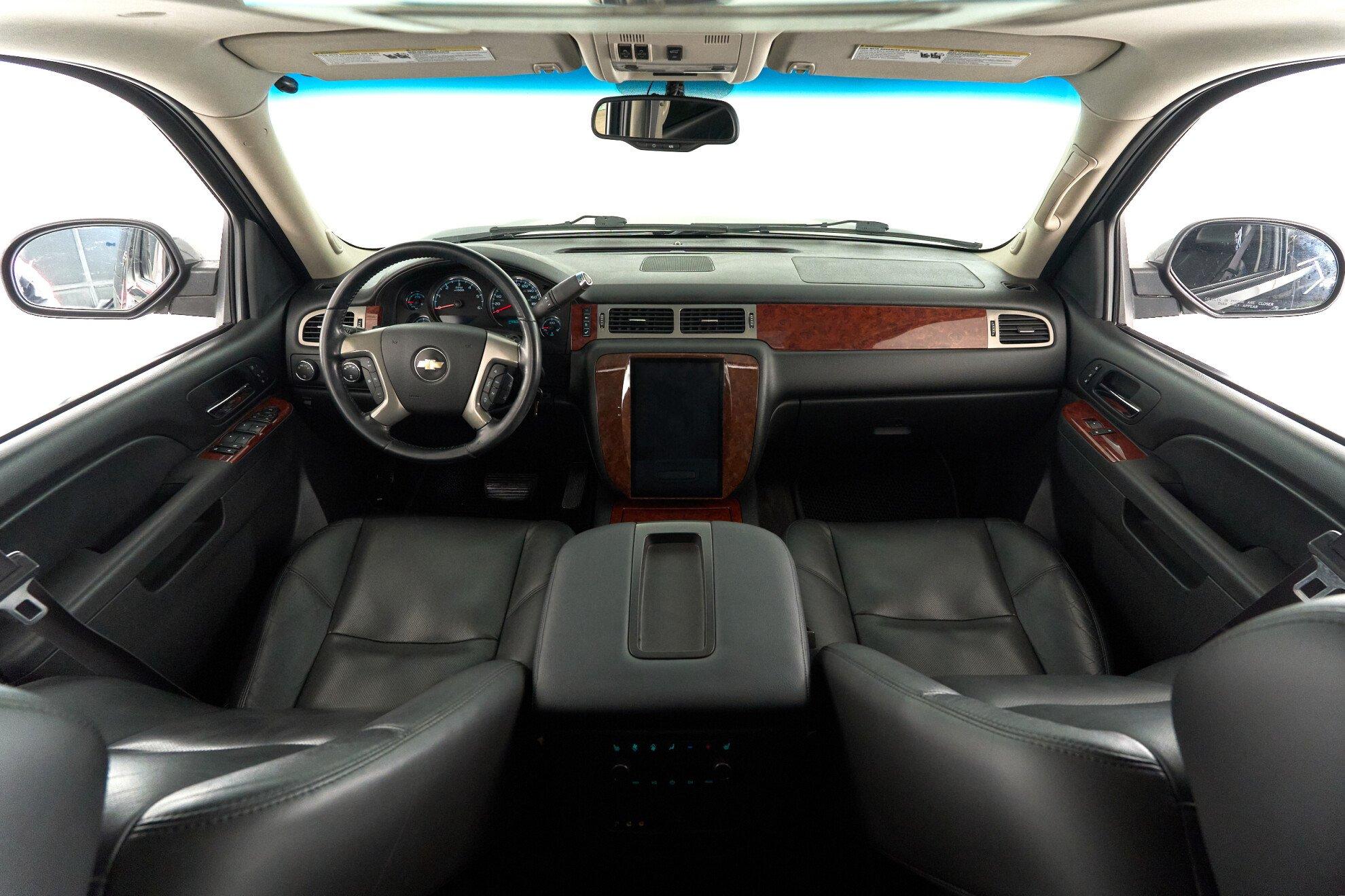 Chevrolet Tahoe 2013, черный