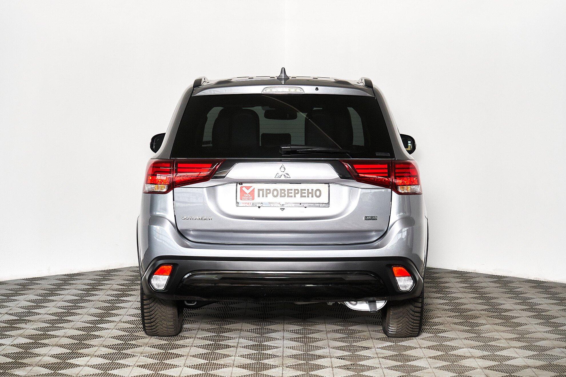 Mitsubishi Outlander 2019, серый