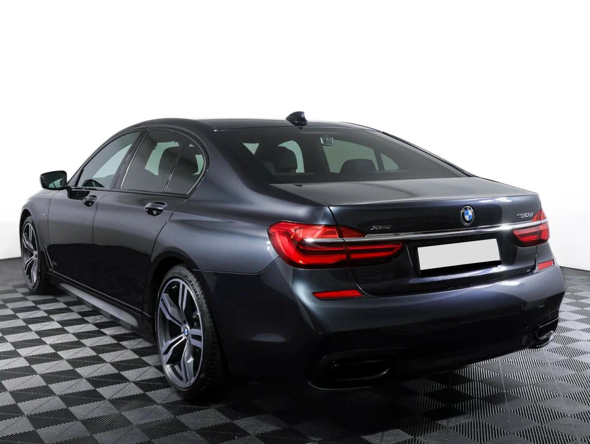 BMW 7 серии 2018, серый