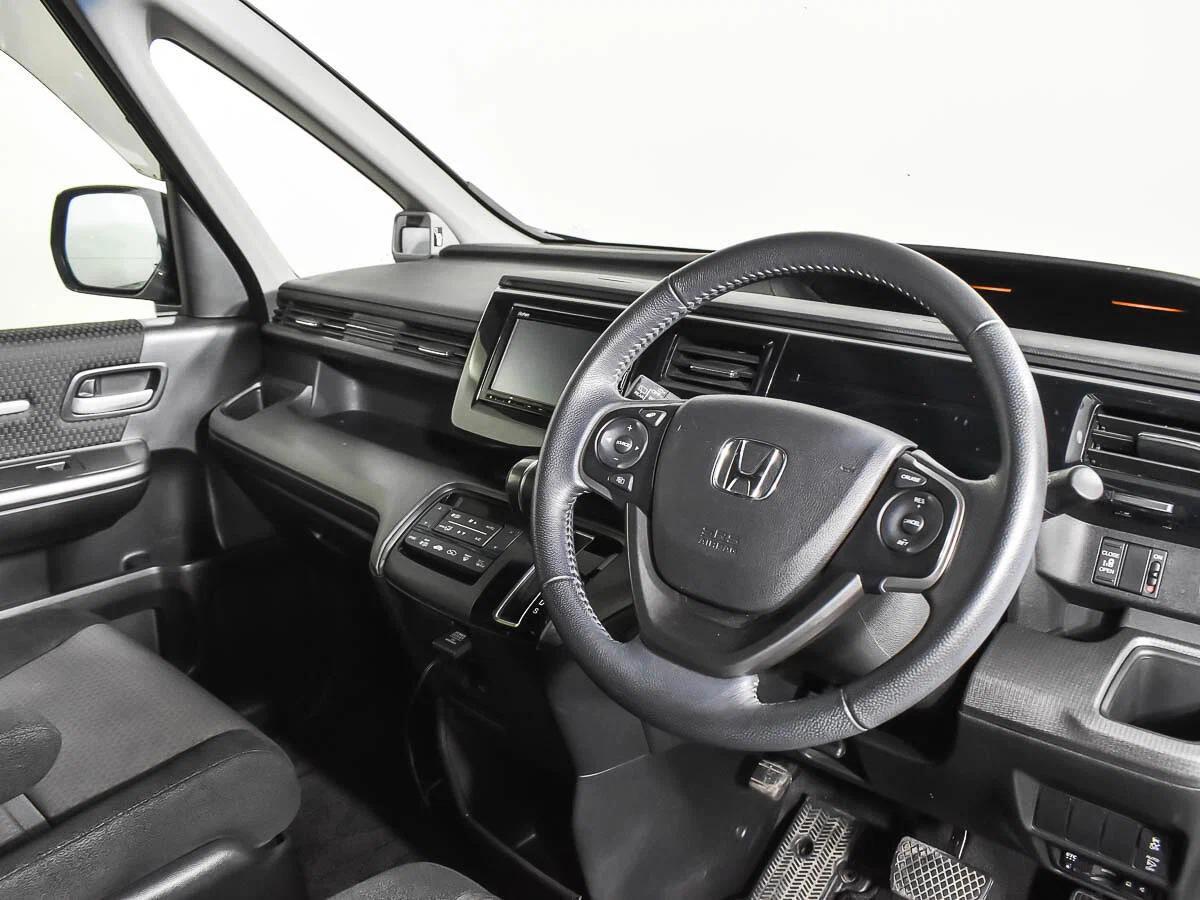 Honda Stepwgn 2018, черный