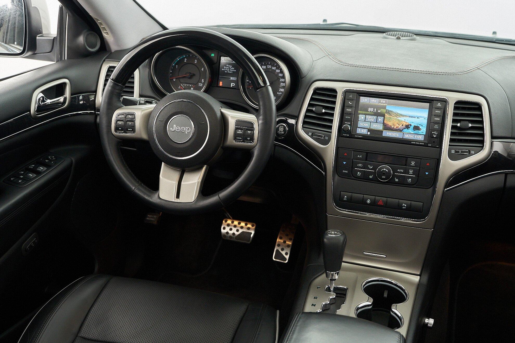 Jeep Grand Cherokee 2012, белый