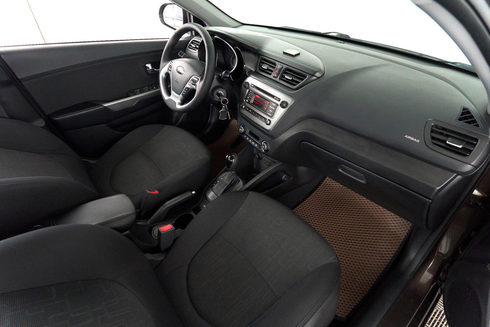 Kia Rio 2016, коричневый
