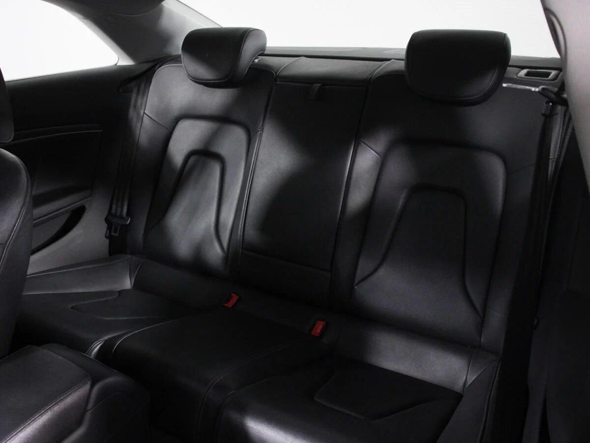 Audi A5 2016, белый