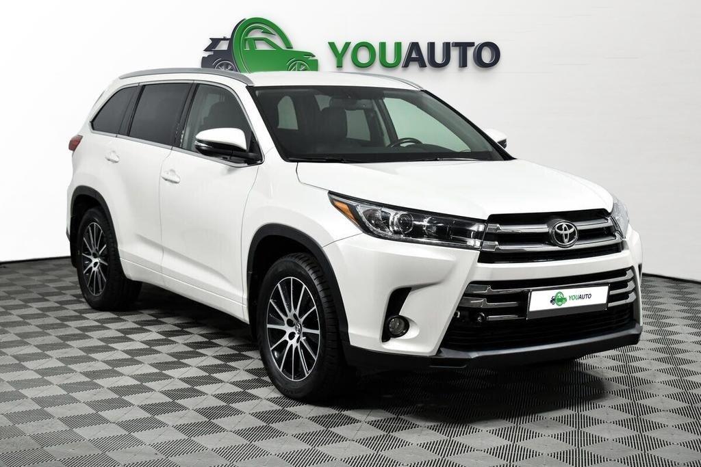 Toyota Highlander 2018, белый