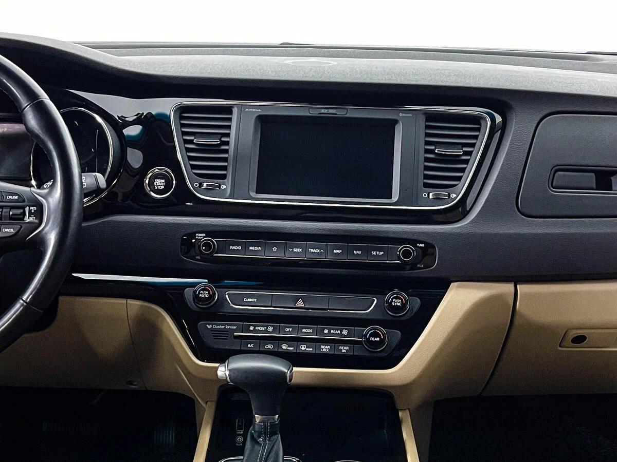 Kia Carnival 2020, белый