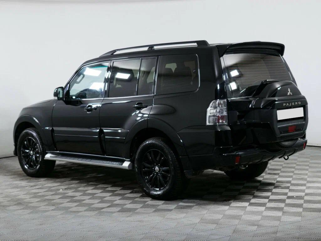 Mitsubishi Pajero 2021, черный