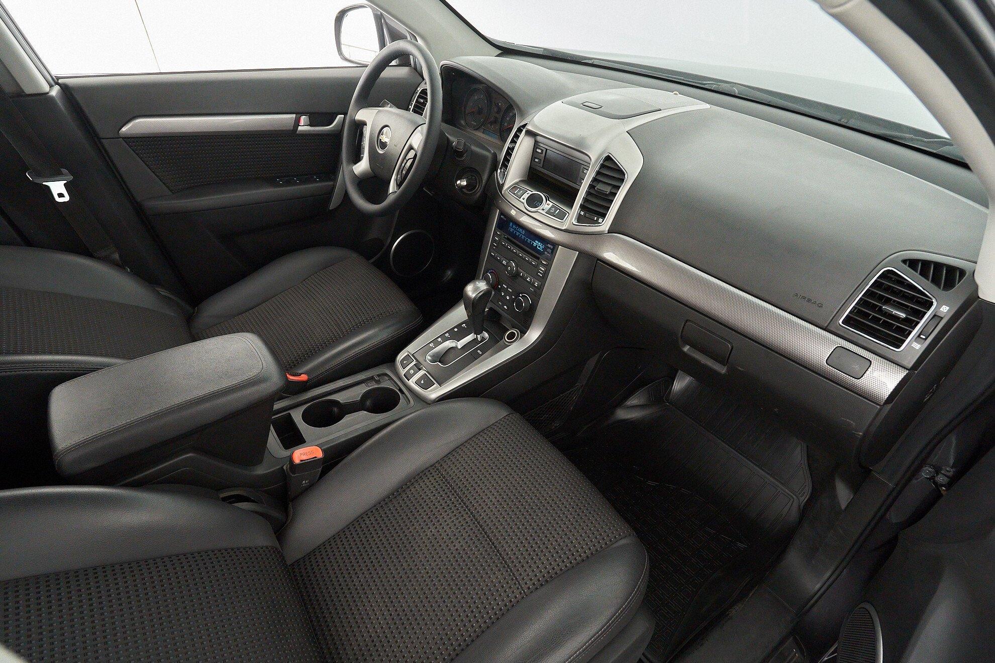 Chevrolet Captiva 2013, серый