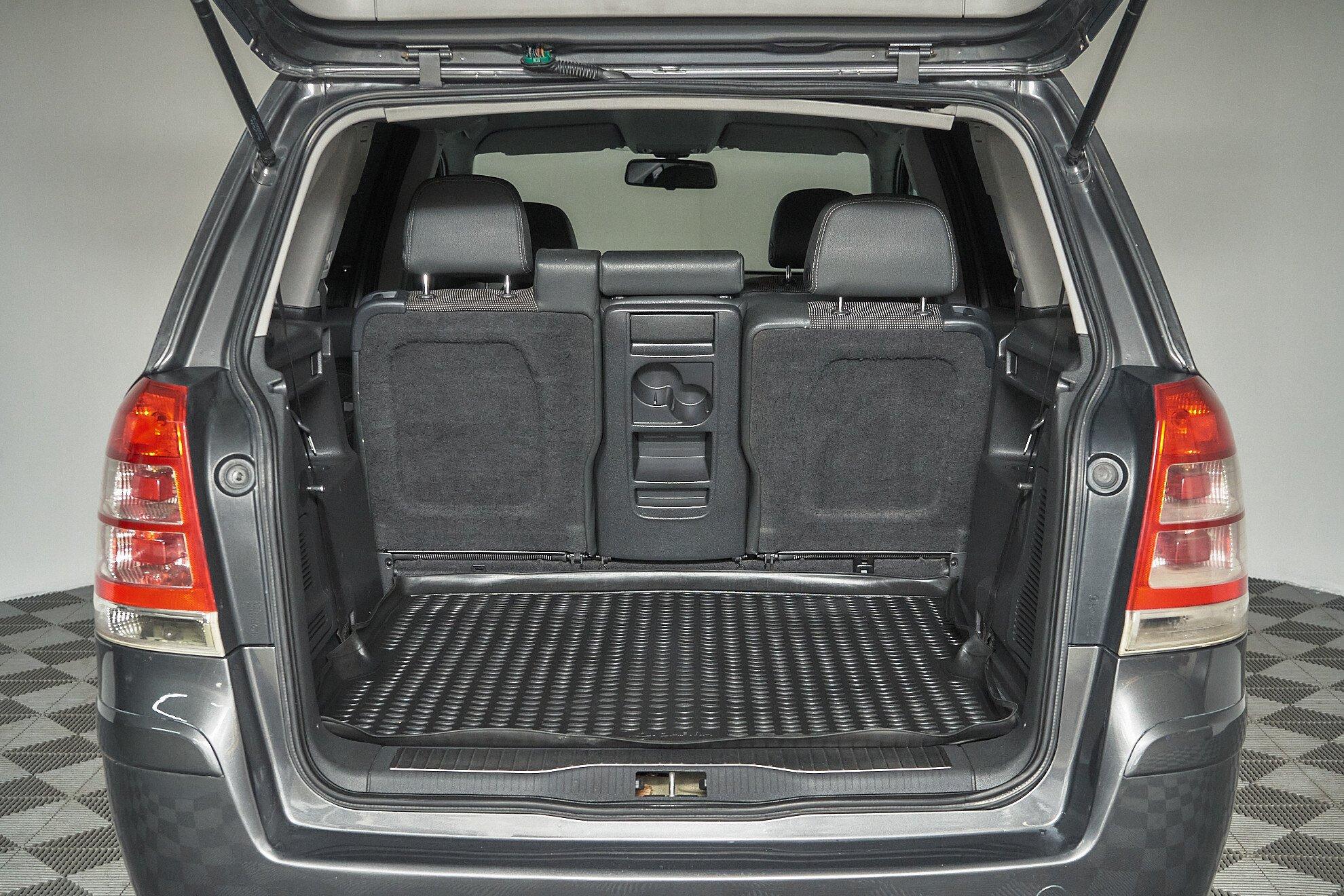 Opel Zafira 2011, серый
