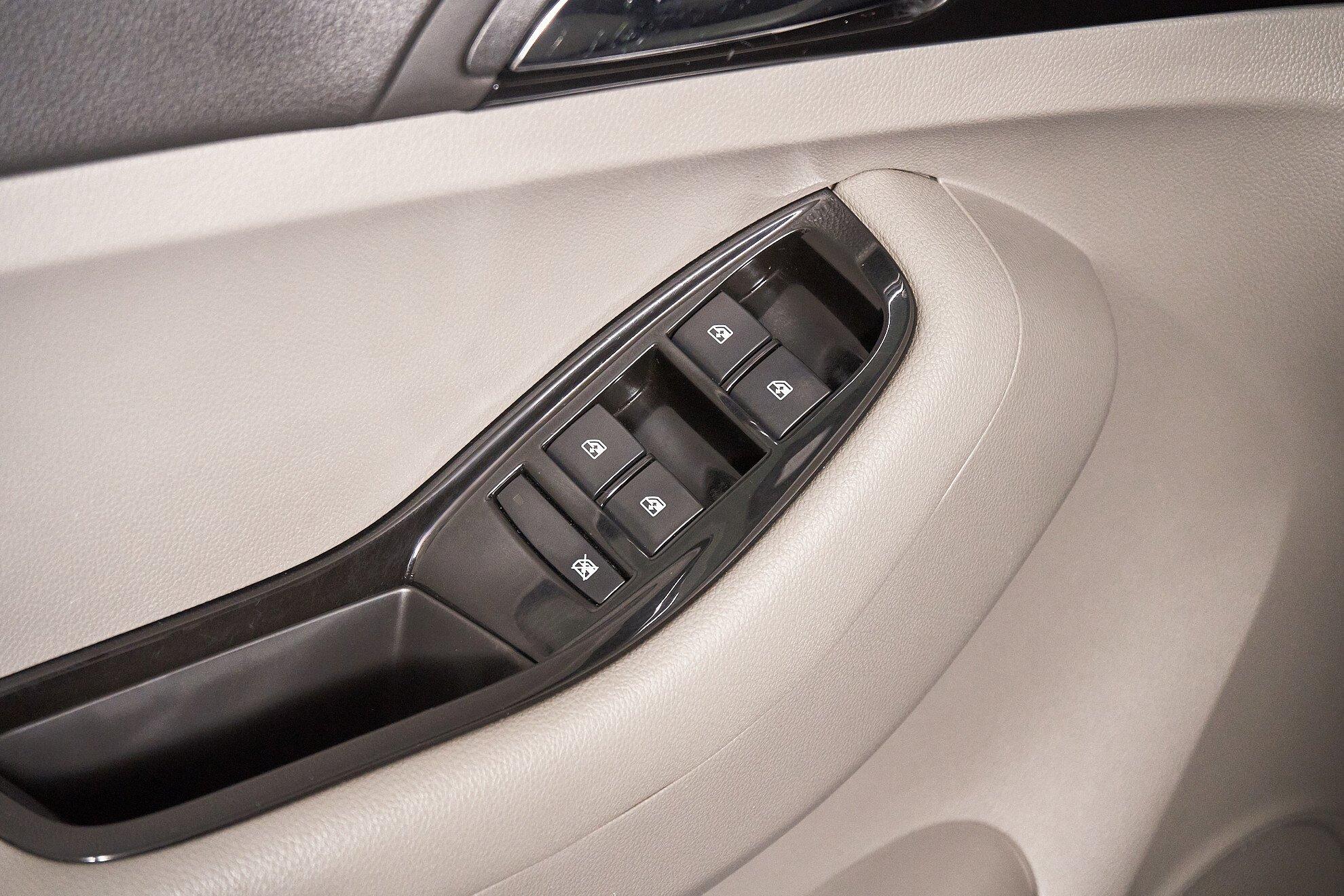 Chevrolet Orlando 2014, серый