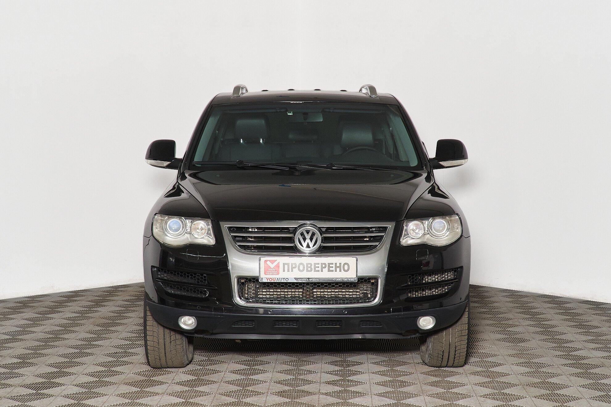 Volkswagen Touareg 2010, черный