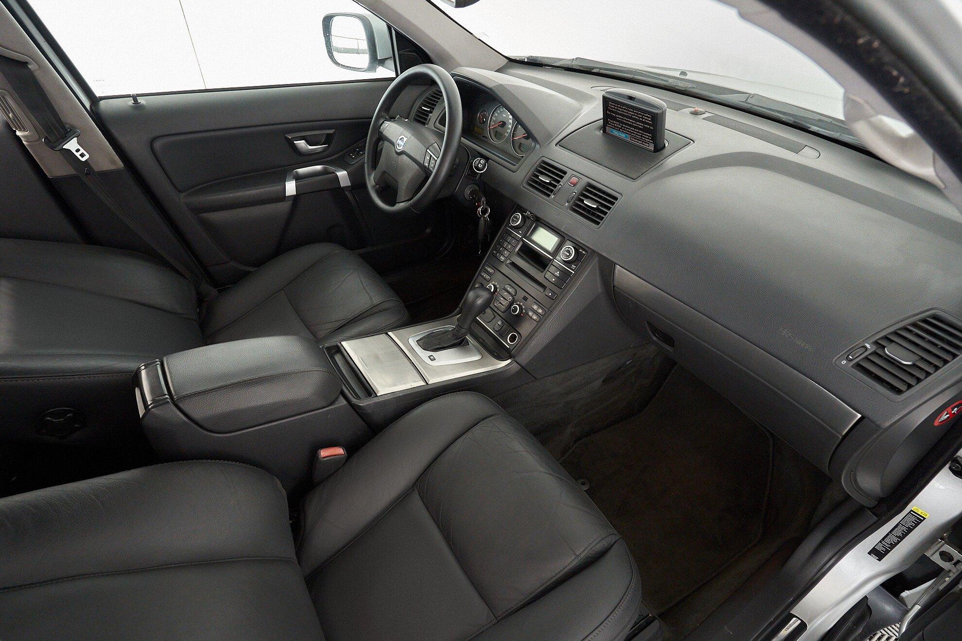 Volvo XC90 2010, серебряный