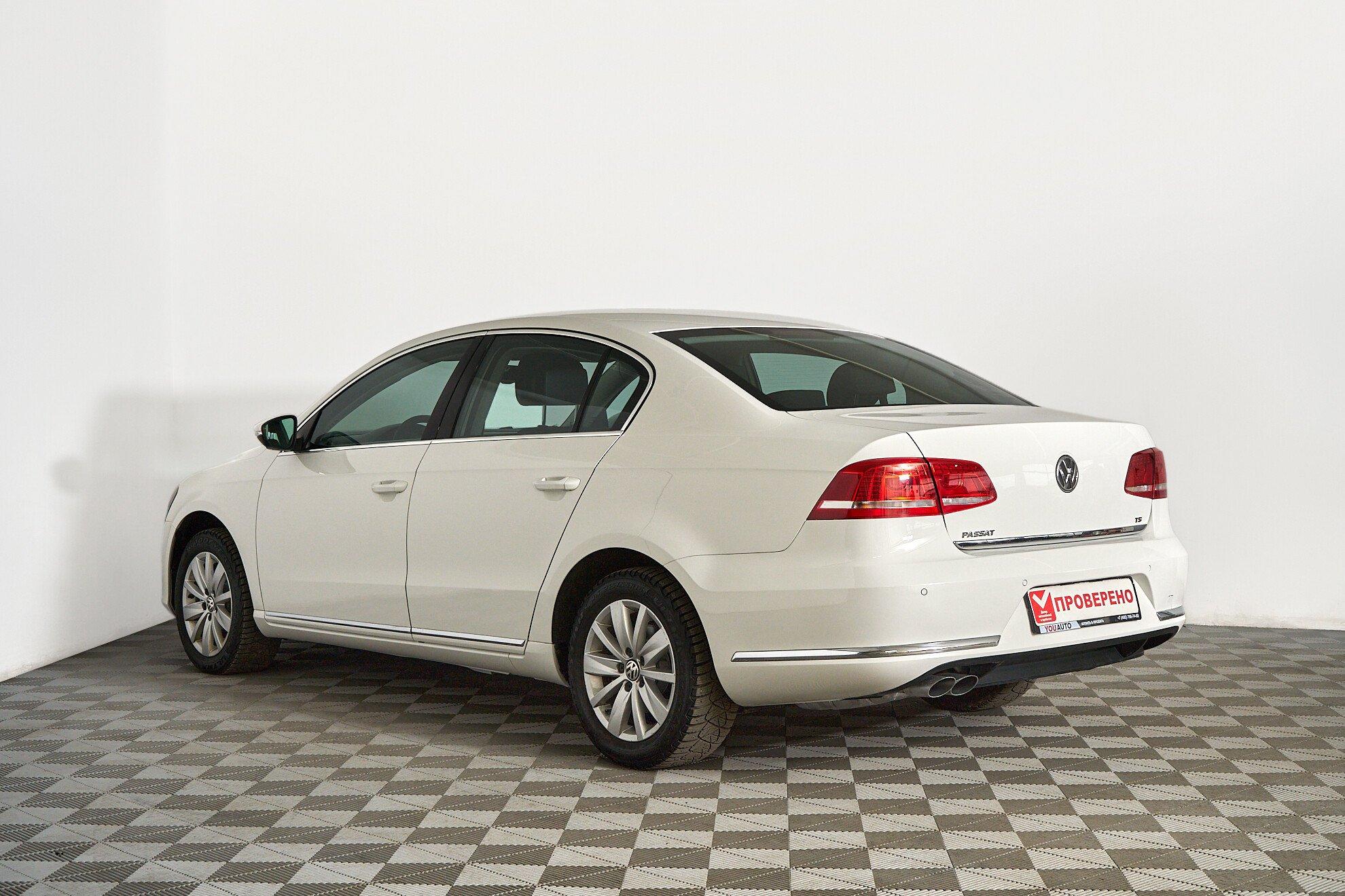 Volkswagen Passat 2011, белый