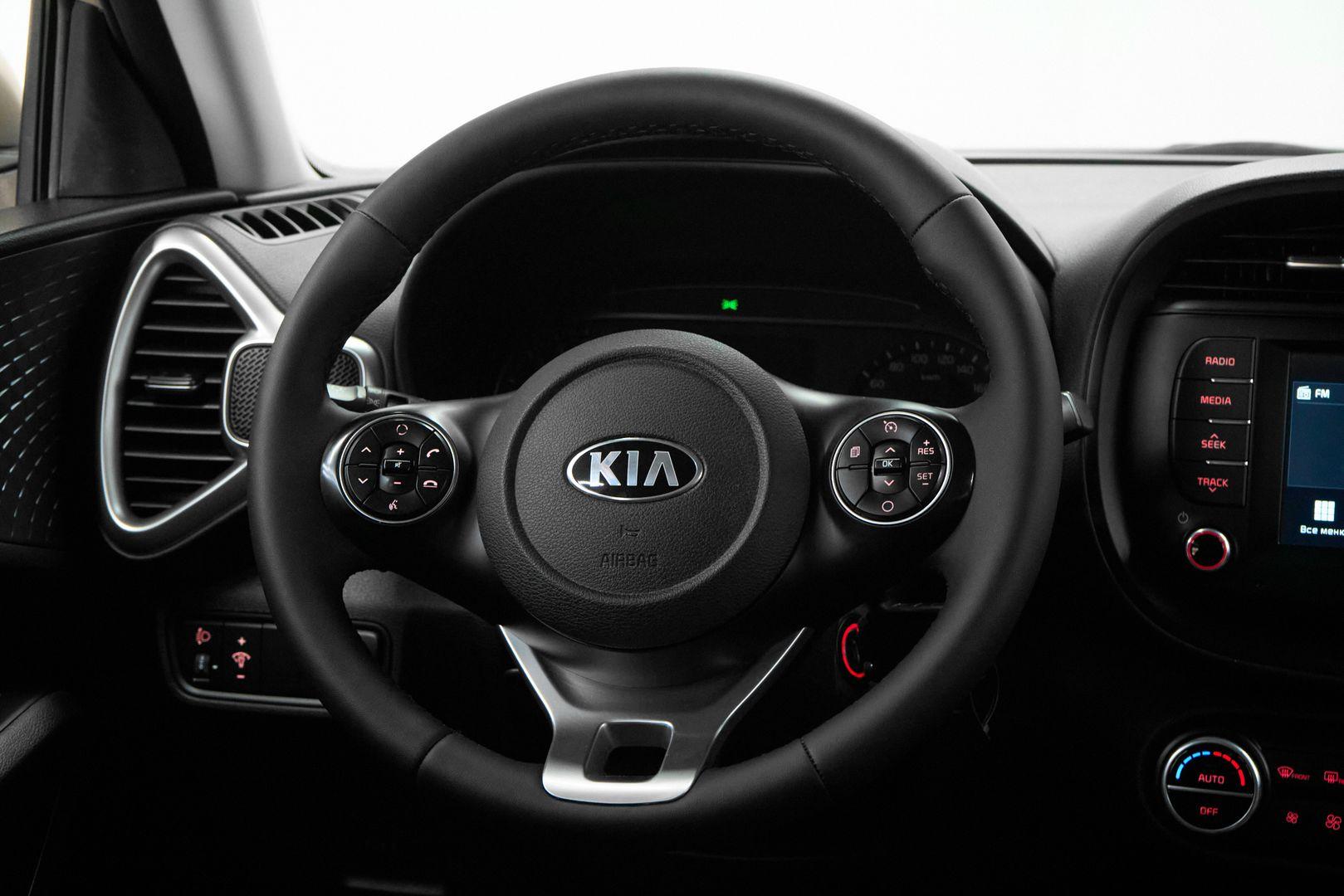 Kia Soul 2019, бежевый