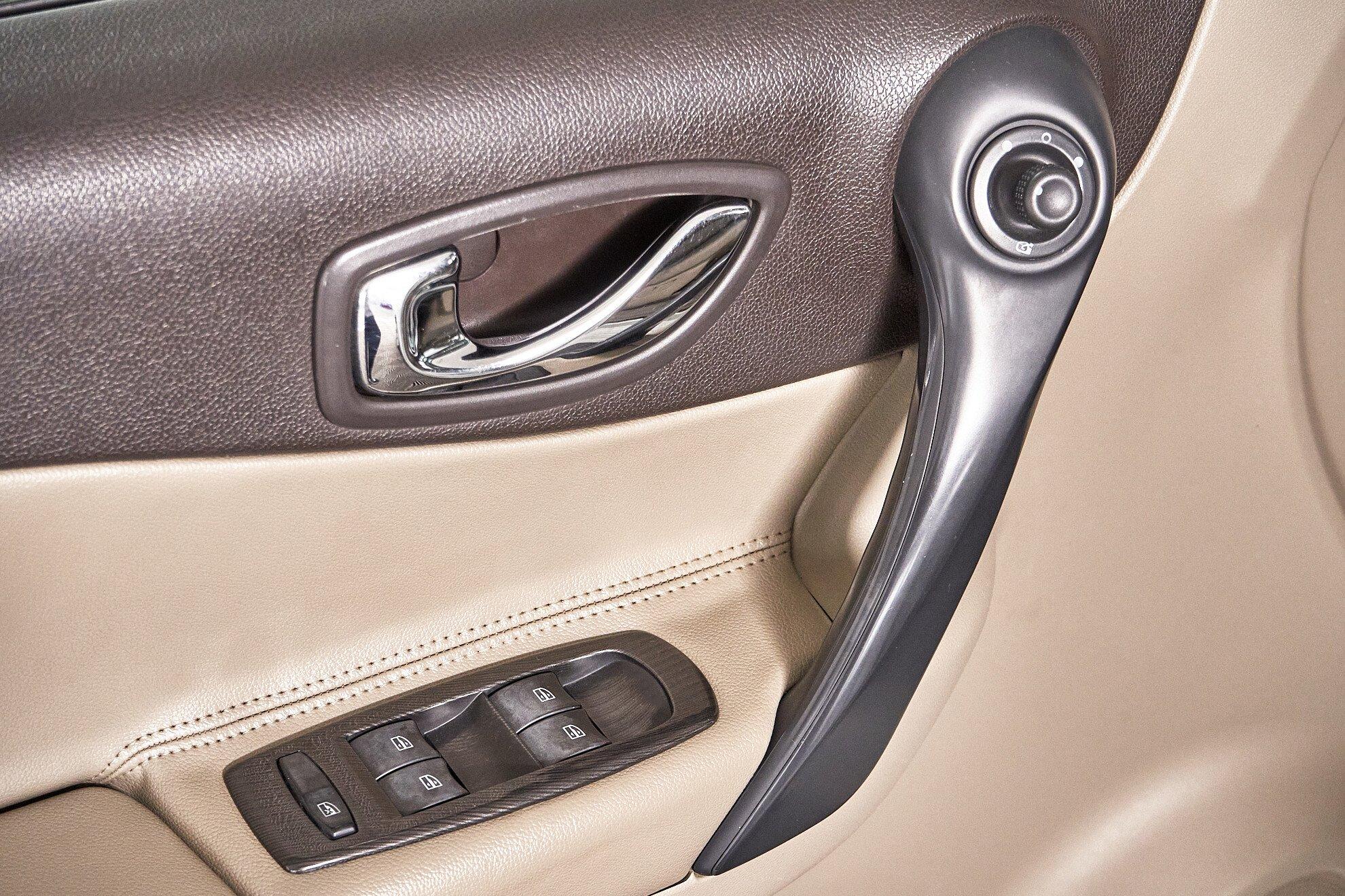 Renault Koleos 2012, белый