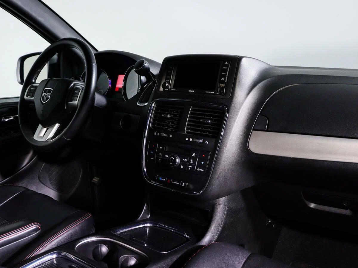 Dodge Caravan 2013, серый