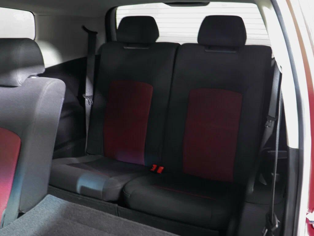 Chevrolet Orlando 2012, красный
