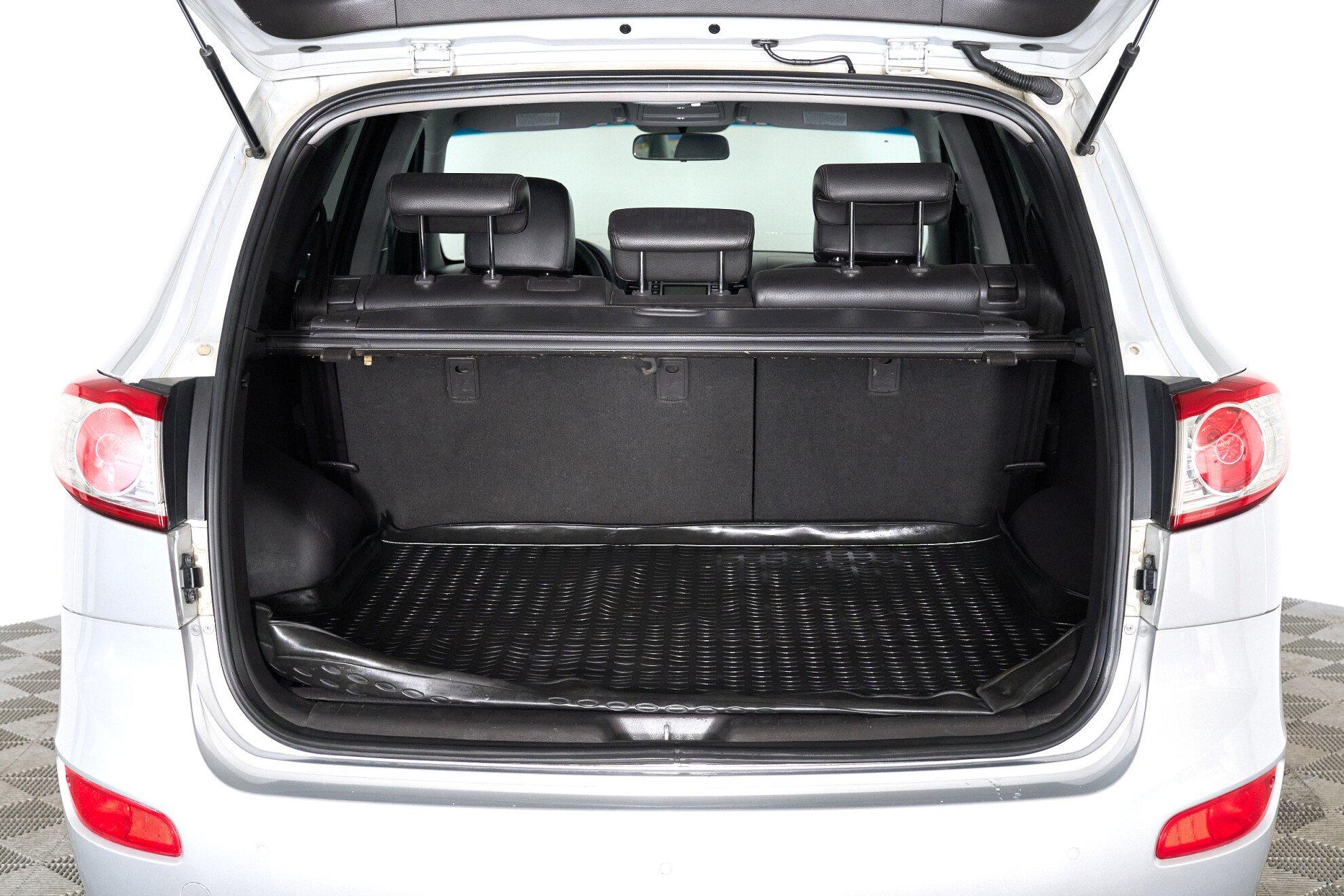 Hyundai Santa Fe 2010, серебряный