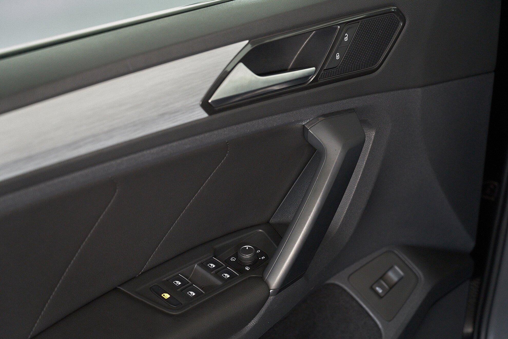 Volkswagen Tiguan 2018, черный