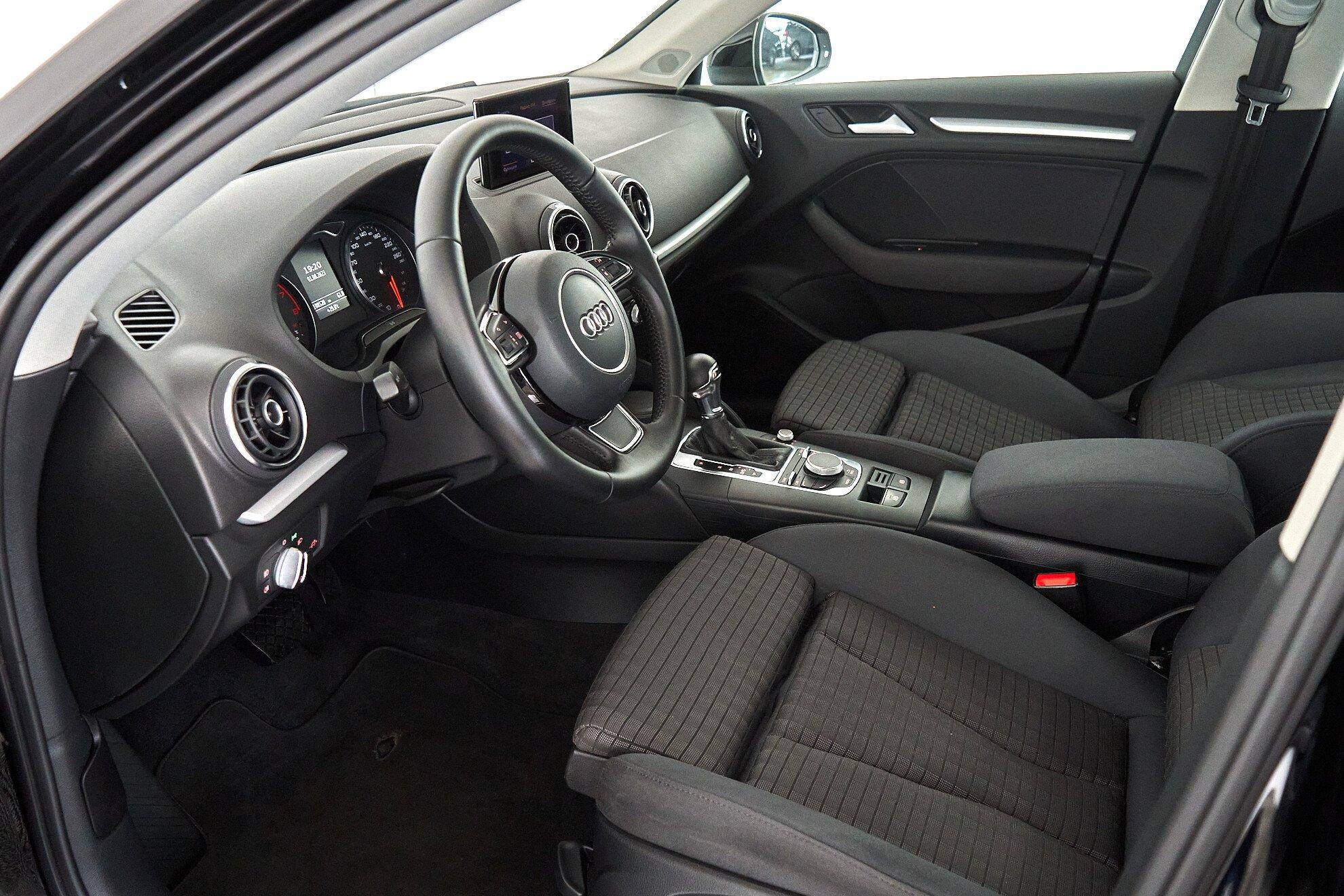 Audi A3 2013, черный